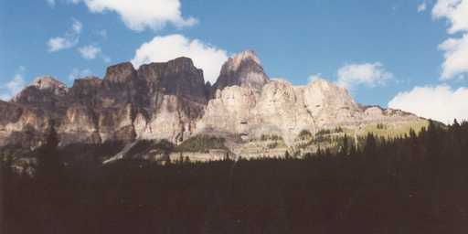Cathedral Mountain langs de Icefields Parkway